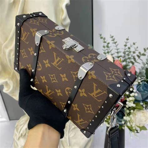 canvas vs leather louis vuitton|Louis Vuitton leather fabric.